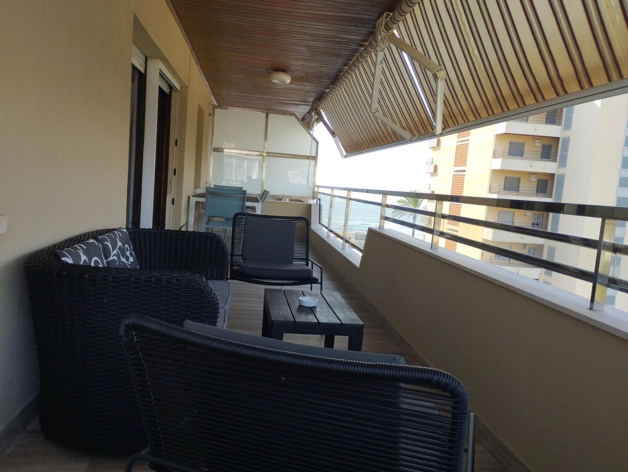 Atico Frente Al Mar Con Parking Para 5 Personas Calafell Exterior photo